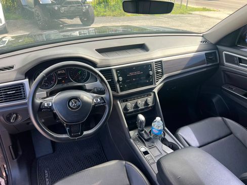 Used 2019 Volkswagen Atlas SE w/ Towing Package FWD image 9