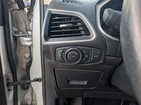 Used 2017 Ford Edge Titanium FWD image 11