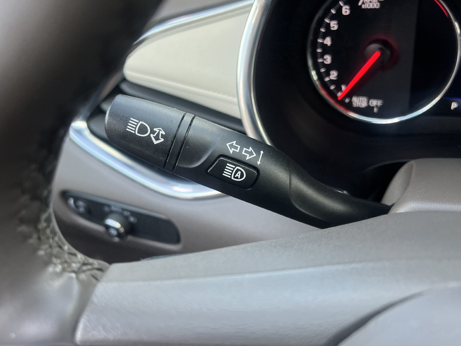 Used 2024 Chevrolet Malibu LT FWD image 10