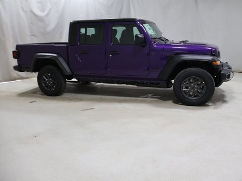 New 2026 Jeep Gladiator Sport image 6