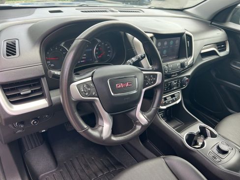 Used 2022 GMC Terrain SLT image 2