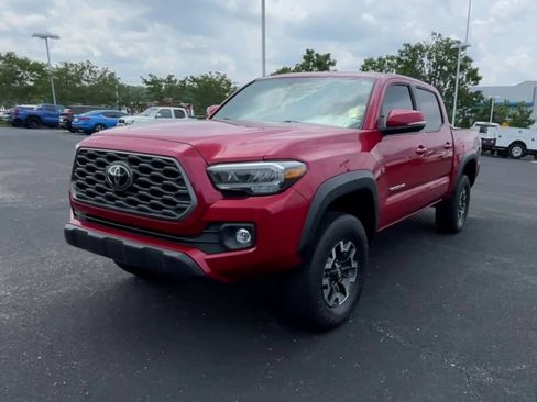 Used 2021 Toyota Tacoma TRD Off-Road w/ TRD Premium Off Road Package AWD/4WD image 4