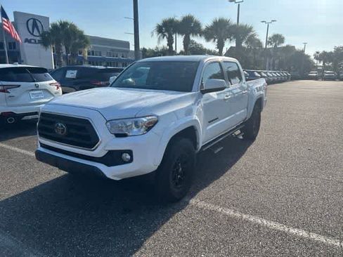 Used 2022 Toyota Tacoma SR5 RWD image 3