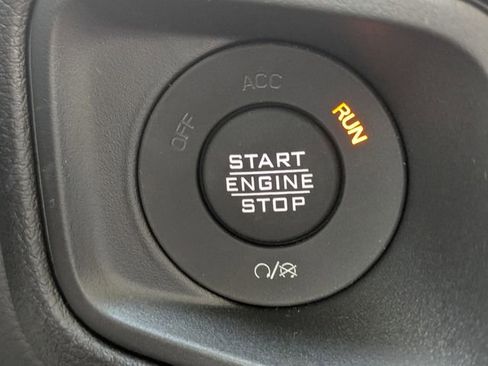 New 2025 Jeep Gladiator Sport AWD/4WD image 26