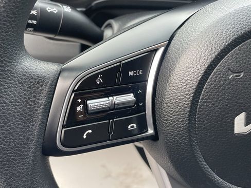 Used 2023 Kia Seltos LX image 24