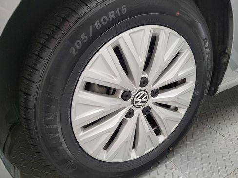 Used 2019 Volkswagen Jetta S w/ Driver Assistance Package image 31