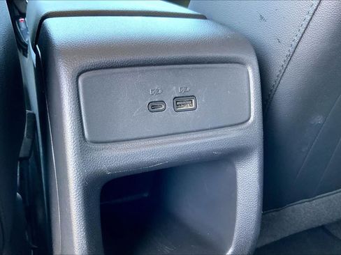 Used 2025 Chevrolet Trax LT FWD image 35