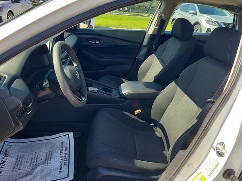 Used 2023 Honda Accord EX image 13