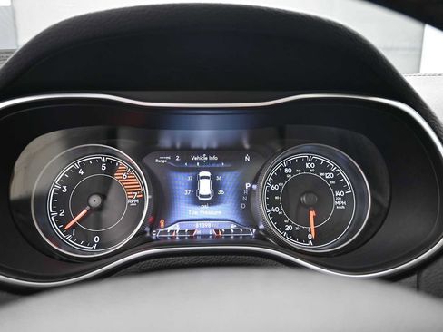 Used 2019 Jeep Cherokee Limited AWD/4WD image 13