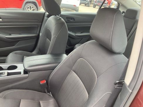 Used 2024 Nissan Altima 2.5 SV image 13