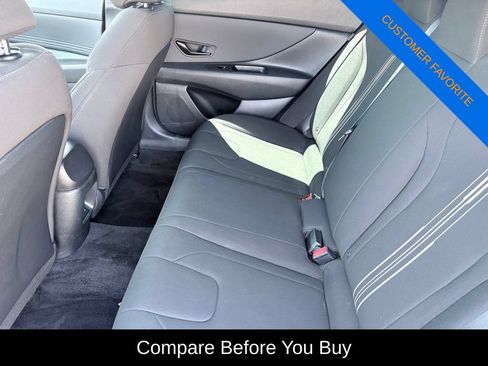 Used 2025 Hyundai Elantra Sport FWD image 8