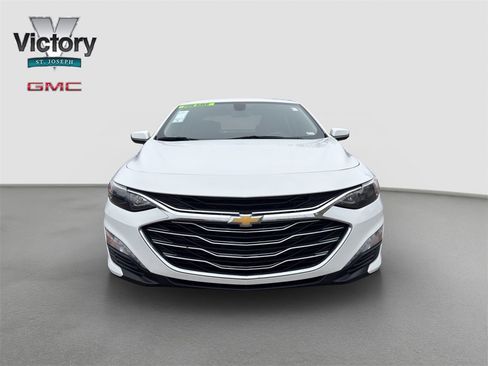Used 2021 Chevrolet Malibu LT image 3