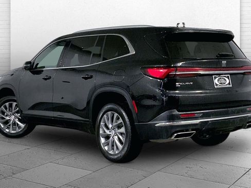 Used 2025 Buick Enclave Preferred AWD/4WD image 11