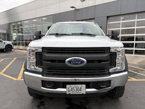 Used 2019 Ford F550 2WD Regular Cab Super Duty image 2