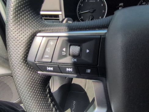 Used 2025 Mitsubishi Outlander SE AWD/4WD image 20