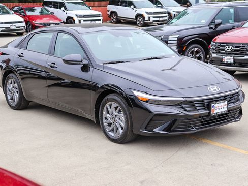 New 2026 Hyundai Elantra Blue image 3