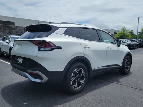 Certified 2025 Kia Sportage LX FWD image 4