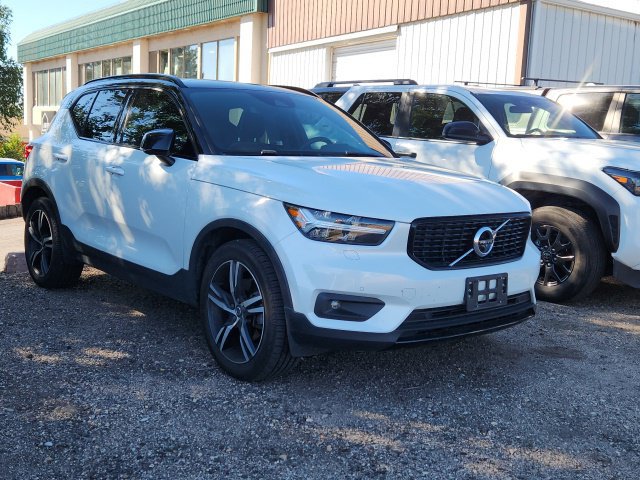 Used 2020 Volvo XC40 T5 R-Design AWD/4WD image 1