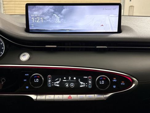 Used 2023 Genesis GV70 2.5T w/ Advanced Package image 17