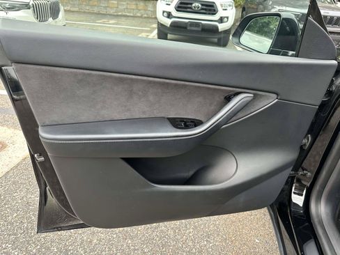 Used 2021 Tesla Model Y Long Range AWD/4WD image 12