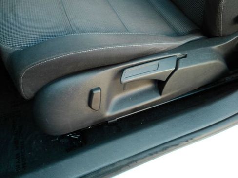Used 2012 Volkswagen Golf 4-Door FWD image 14
