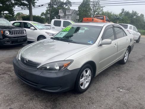 Used 2003 Toyota Camry SE FWD image 3