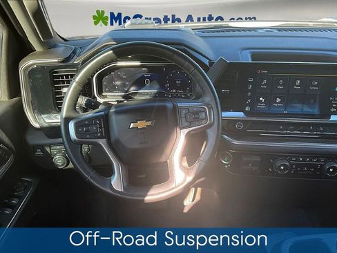 Used 2024 Chevrolet Silverado 2500 LT w/ Convenience Package image 10