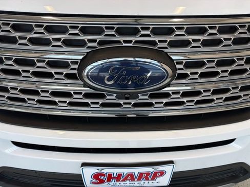 Used 2022 Ford Explorer Limited w/ Class IV Trailer Tow Package AWD/4WD image 11
