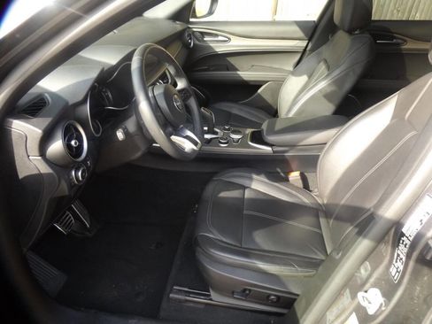 Used 2023 Alfa Romeo Stelvio Ti image 19
