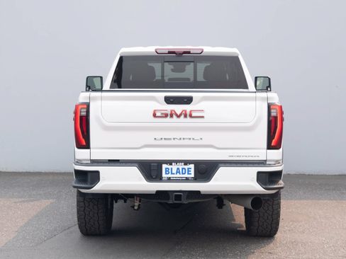 Used 2024 GMC Sierra 3500 Denali w/ Denali Reserve Package AWD/4WD image 27