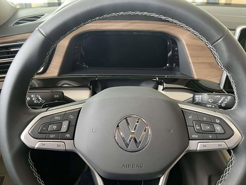 New 2026 Volkswagen Atlas SE image 18