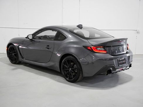 Used 2024 Toyota GR86 Premium image 3