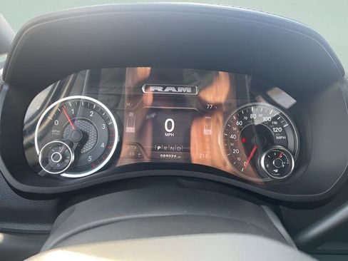 Used 2022 RAM 3500 Laramie AWD/4WD image 9