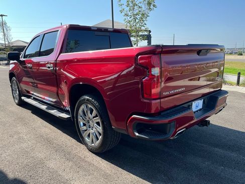 Used 2019 Chevrolet Silverado 1500 High Country w/ High Country Premium Package AWD/4WD image 6