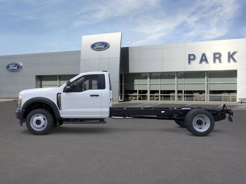 New 2026 Ford F550 4x4 Regular Cab Super Duty image 3