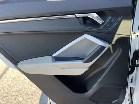 Used 2022 Audi Q3 2.0T Premium w/ Convenience Package image 15