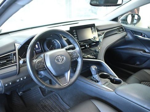 Used 2023 Toyota Camry SE w/ Cold Weather Package FWD image 18