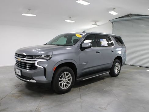 Used 2022 Chevrolet Tahoe LT w/ Luxury Package RWD image 4
