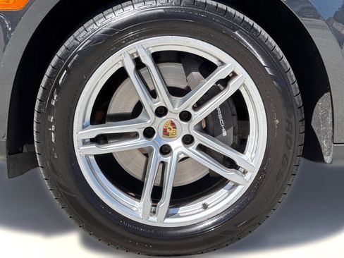 Used 2022 Porsche Macan AWD/4WD image 11