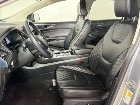 Certified 2024 Ford Edge Titanium image 11