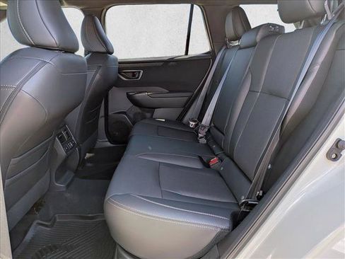 Used 2026 Subaru Outback Limited AWD/4WD image 17