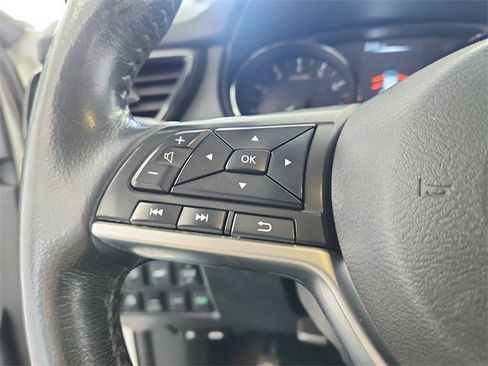 Used 2017 Nissan Rogue SL image 26