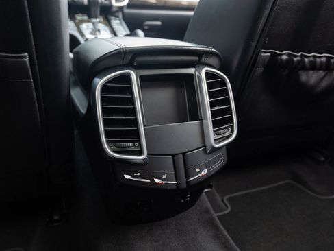 Used 2011 Porsche Cayenne Sport Utility 4D image 31