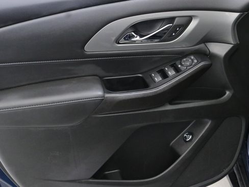 Used 2023 Chevrolet Traverse LT image 21