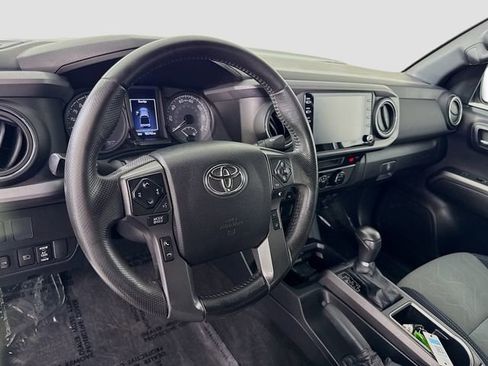 Certified 2021 Toyota Tacoma TRD Off-Road AWD/4WD image 9