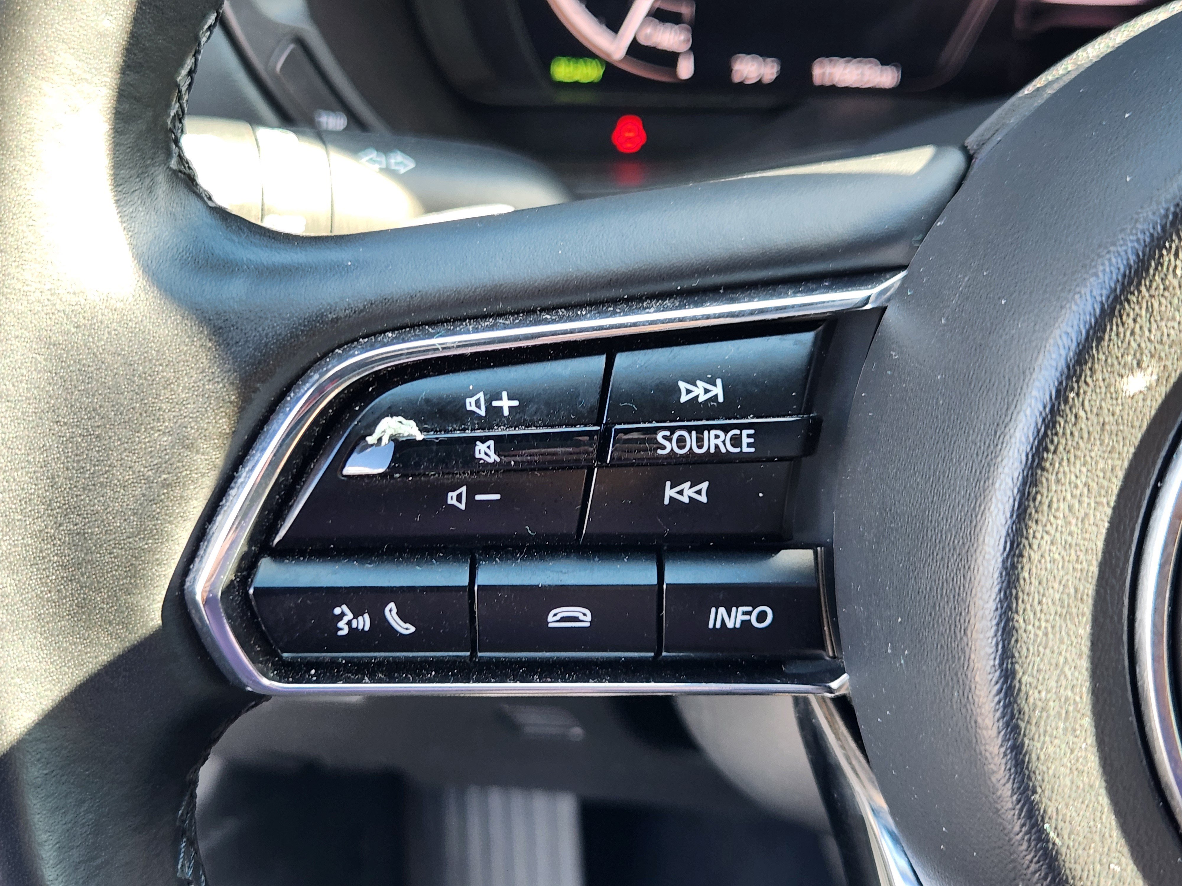 Certified 2025 MAZDA CX-70 Plug-In Hybrid w/ Premium Plus AWD/4WD image 25
