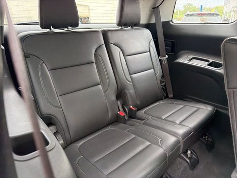 Used 2023 GMC Acadia SLT AWD/4WD image 13