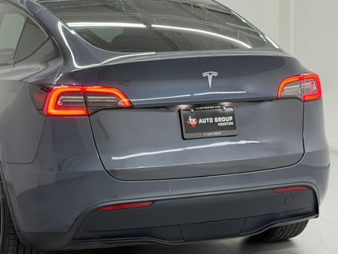 Used 2021 Tesla Model Y Long Range AWD/4WD image 35