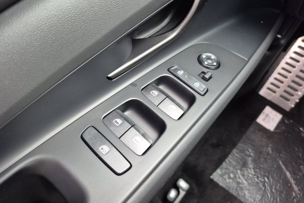 New 2026 Hyundai Elantra SEL Sport FWD image 32