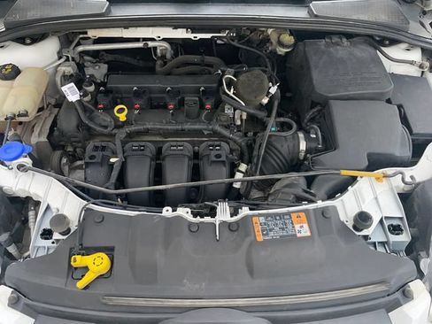 Used 2014 Ford Focus SE w/ SE Winter Package FWD image 21